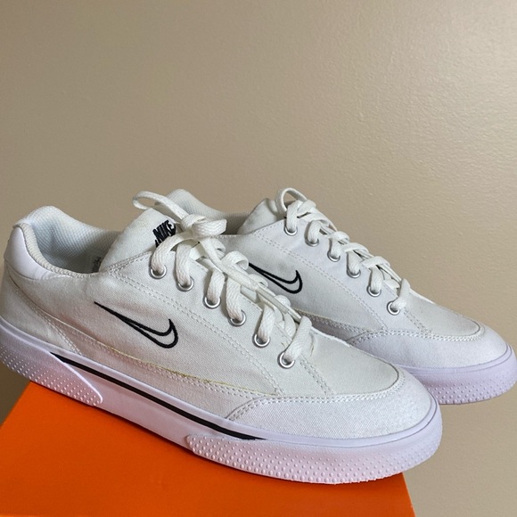 Nike Shoes - Nike WMNS GTS 97